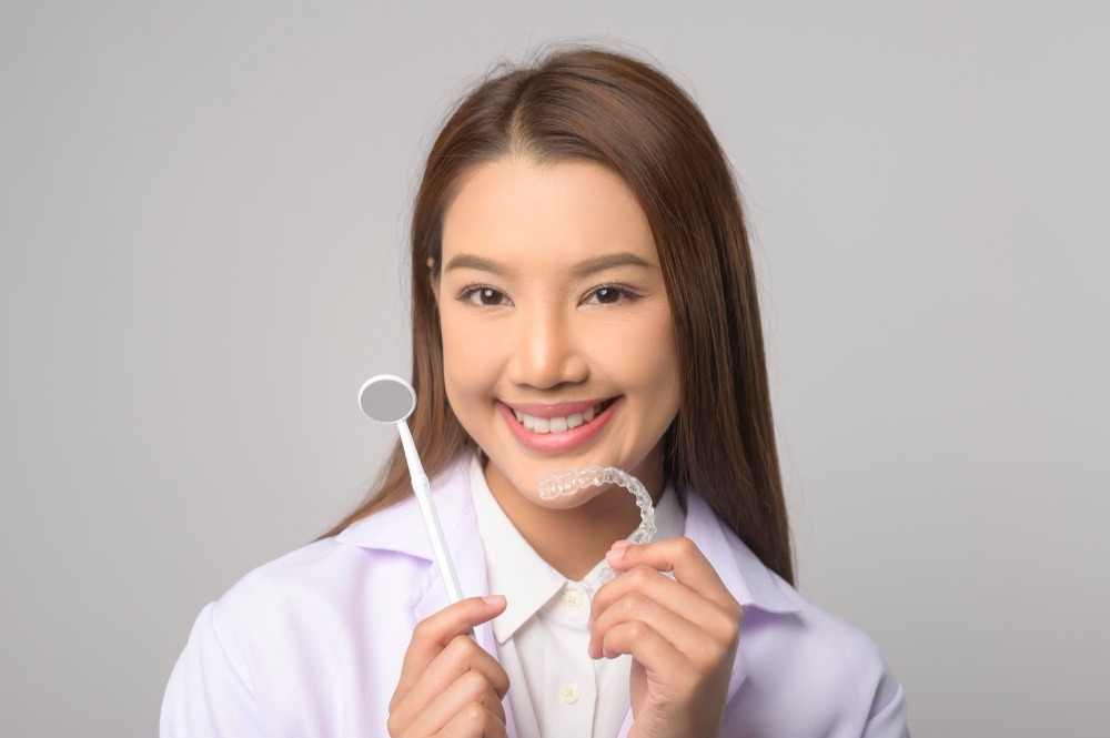 10 เรื่องสำคัญก่อนจัดฟันใส